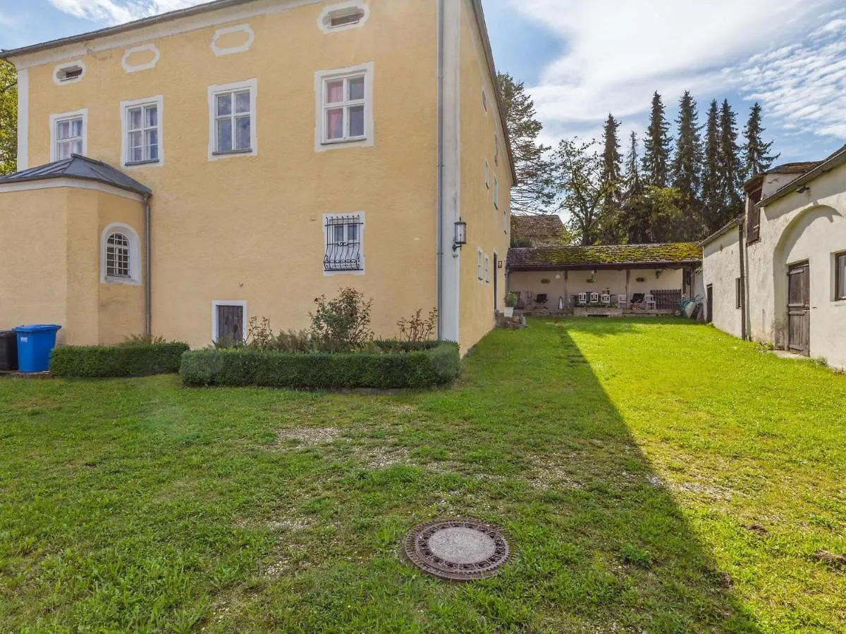 Exceptional Apartment For Art Lovers Riedenburg