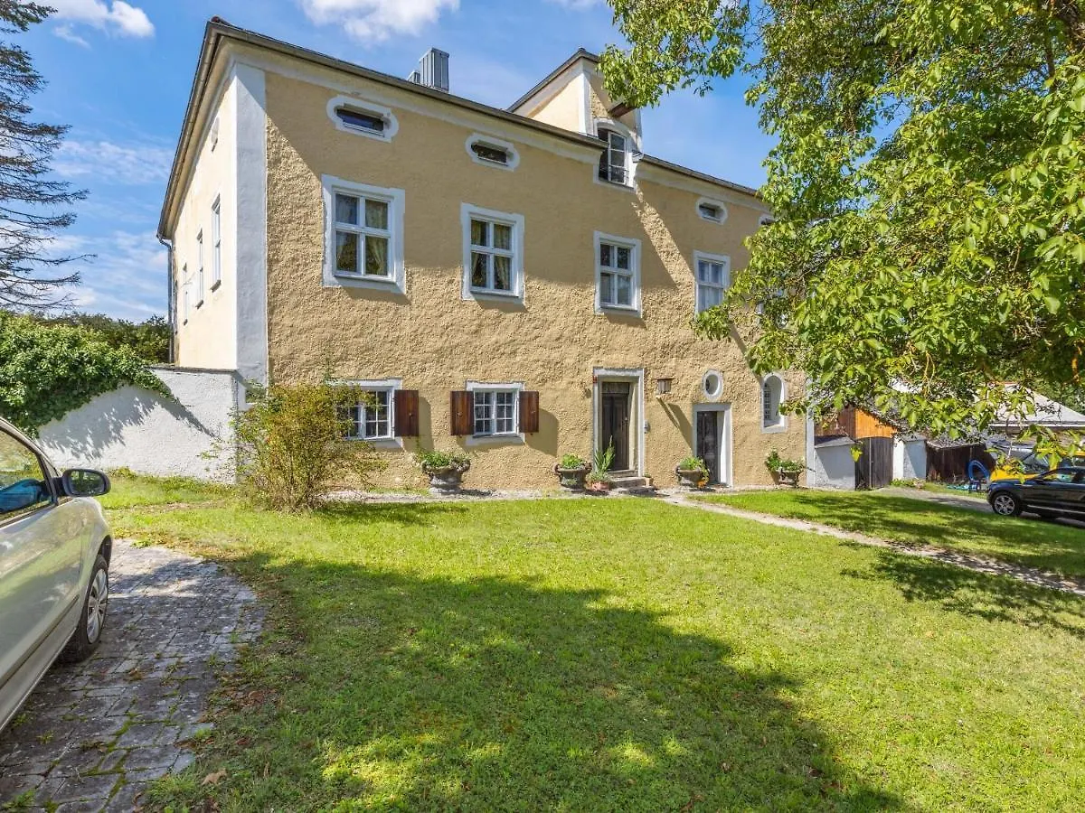 Holiday home Exceptional Apartment For Art Lovers Riedenburg