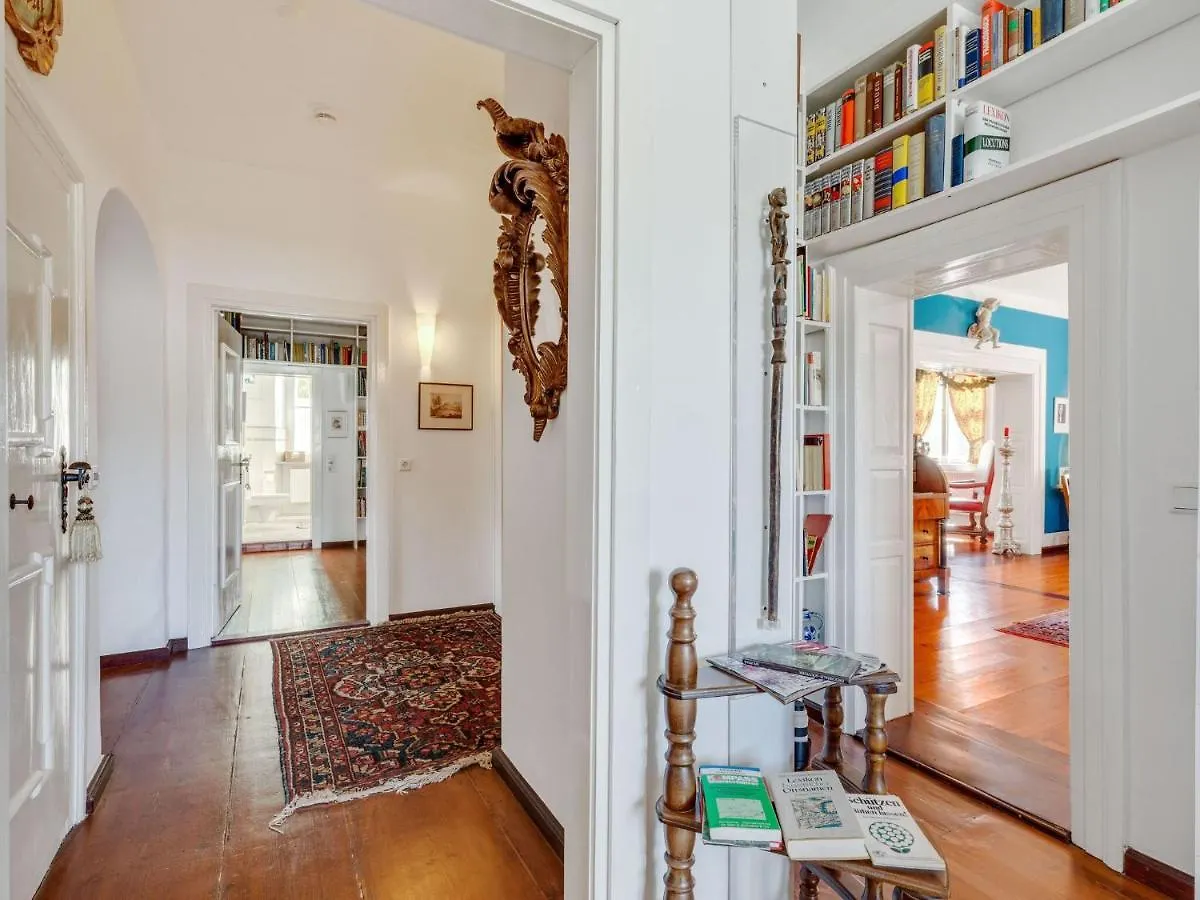 Exceptional Apartment For Art Lovers Riedenburg 0*,