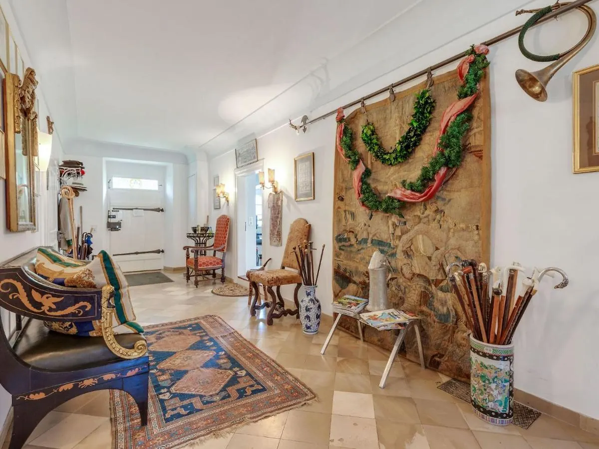 Holiday home Exceptional Apartment For Art Lovers Riedenburg