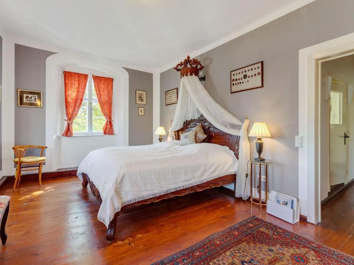 Vakantiehuis Exceptional Apartment For Art Lovers Riedenburg